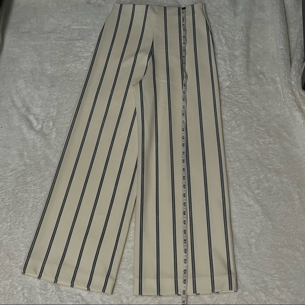 H&M wide legged bottoms Size XS